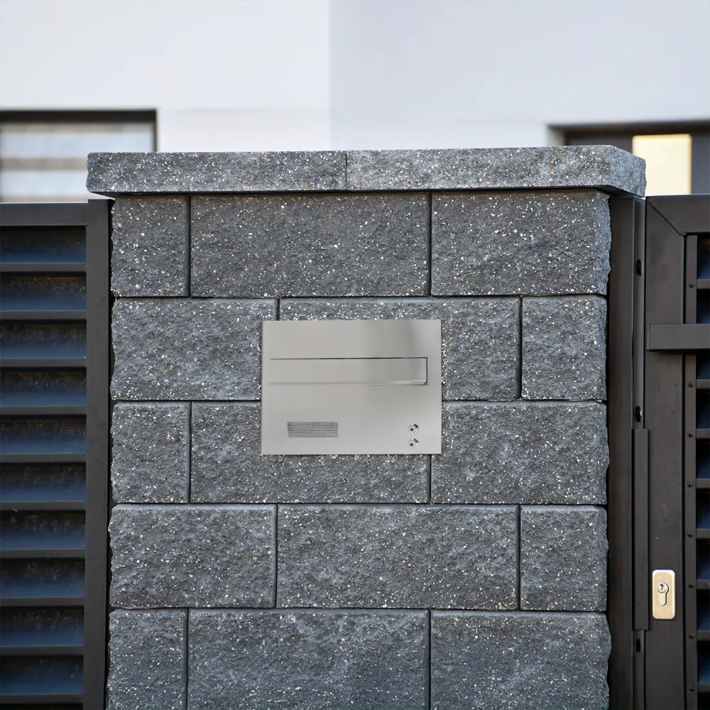 Mała skrzynka na listy z domofonem analogowym i dwoma przyciskami SMDAM 2P