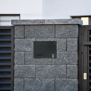 Mała skrzynka na listy z domofonem analogowym i dwoma przyciskami SMDAM 2P