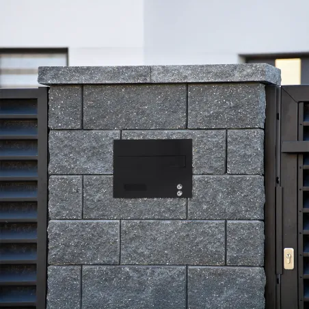 Mała skrzynka na listy z domofonem analogowym i dwoma przyciskami SMDAM 2P