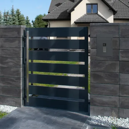 Mała skrzynka na listy z wideodomofonem i klawiaturą mechaniczną SMVM X