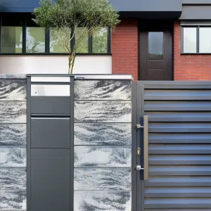 Słupek na listy i przesyłki kurierskie z domofonem analogowym SBOX25