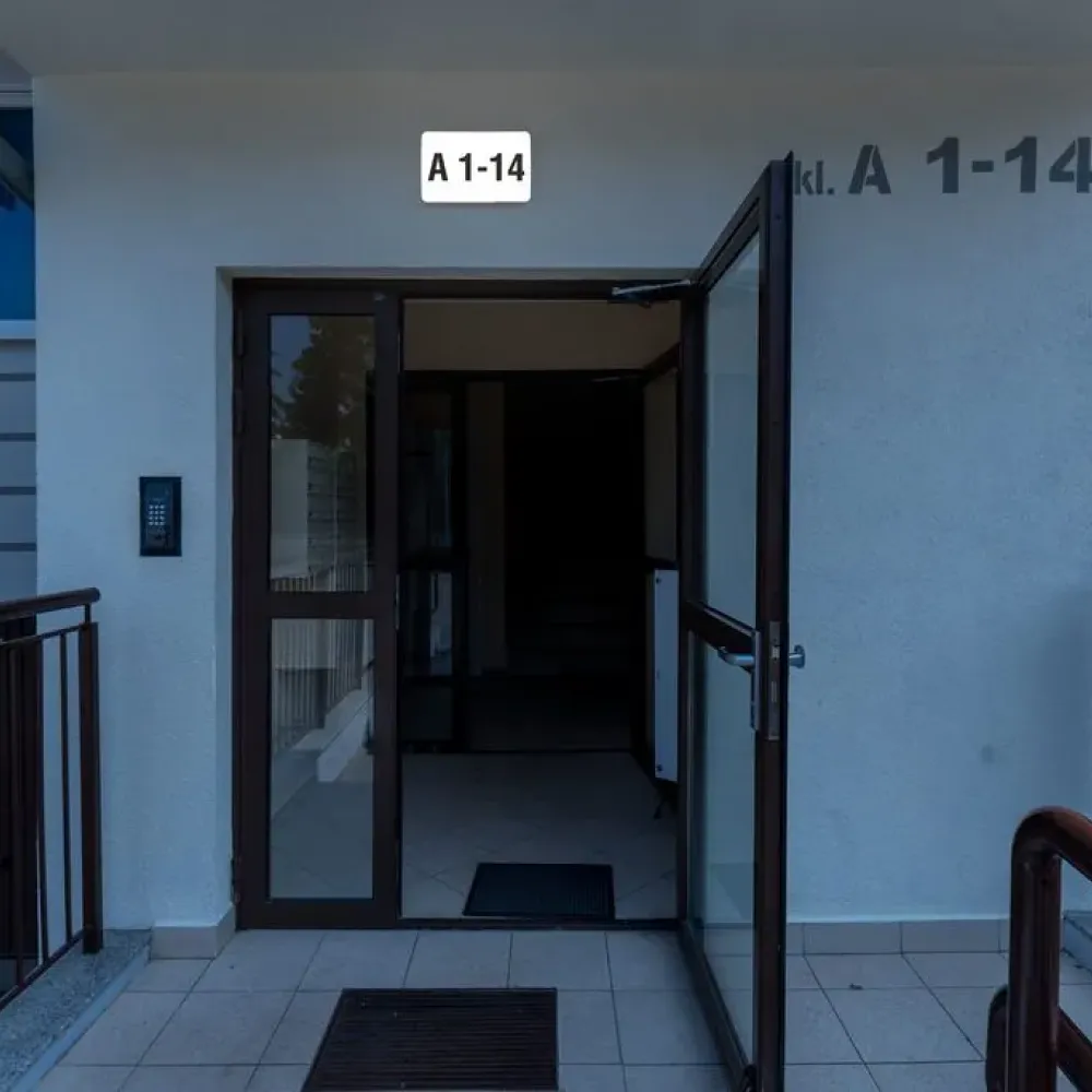 Lampa elewacyjna 033712