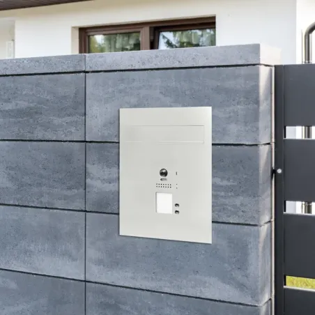 Mała skrzynka na listy z wideodomofonem, czytnikiem RFID i dwoma przyciskami SMVM DUO 2P