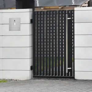 Duża skrzynka na listy z dwoma przyciskami, wideodomofonem i czytnikiem RFID SDVM DUO 2P